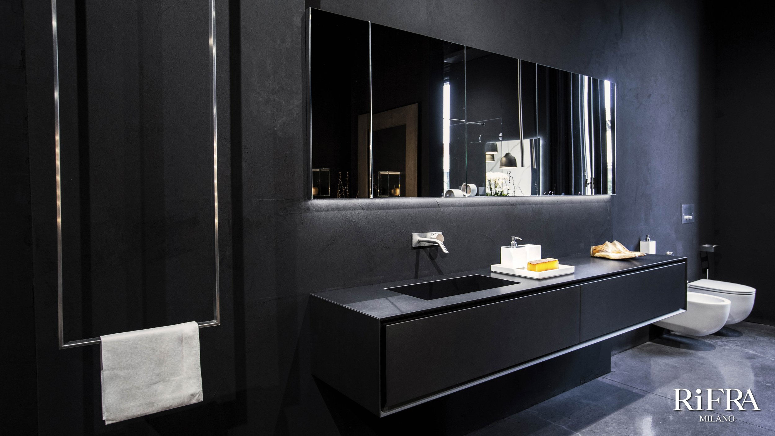 RIFRALaccato Metallizzato e Top in Ceramic Stone卫浴